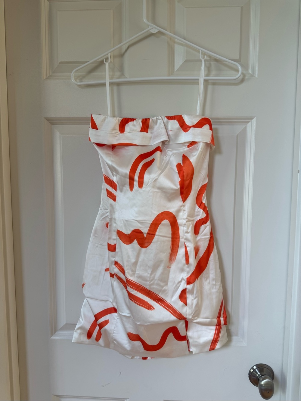 NWT Cellecci White Strapless Dress with Bold Orange Brushstroke Print